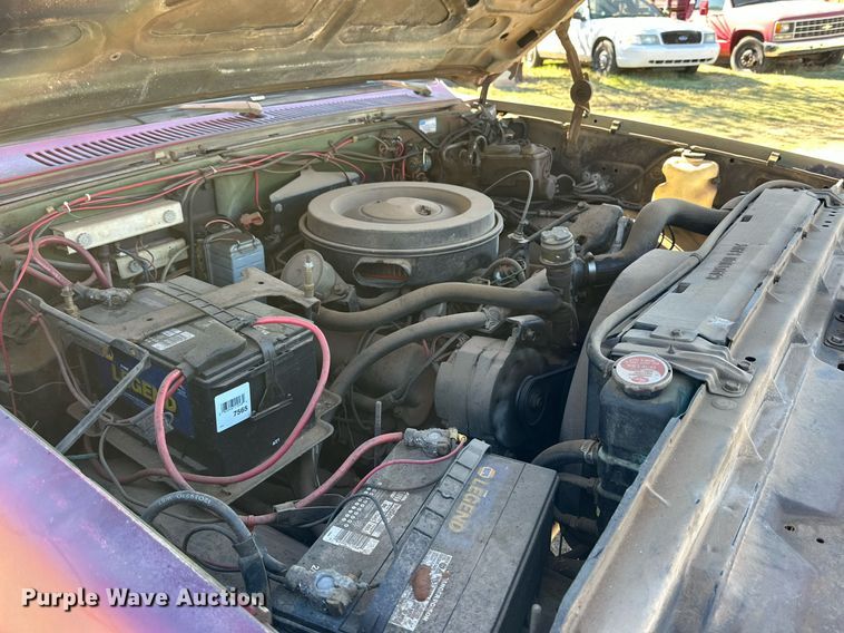 image for item DQ1500 1986 Chevrolet D3P brush fire truck