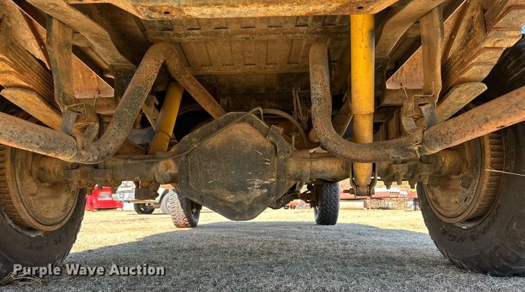 image for item DQ1500 1986 Chevrolet D3P brush fire truck