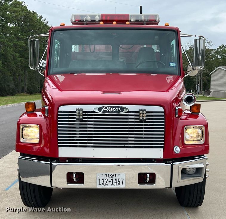 image for item DQ2221 2001 Freightliner FL70  pumper fire truck
