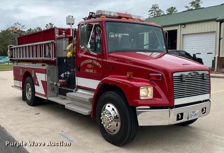 image for item DQ2221 2001 Freightliner FL70  pumper fire truck