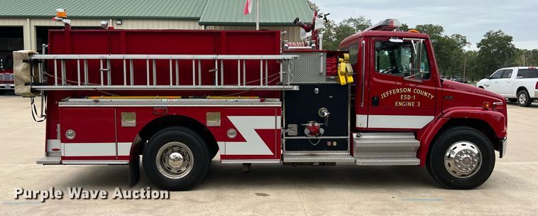 image for item DQ2221 2001 Freightliner FL70  pumper fire truck