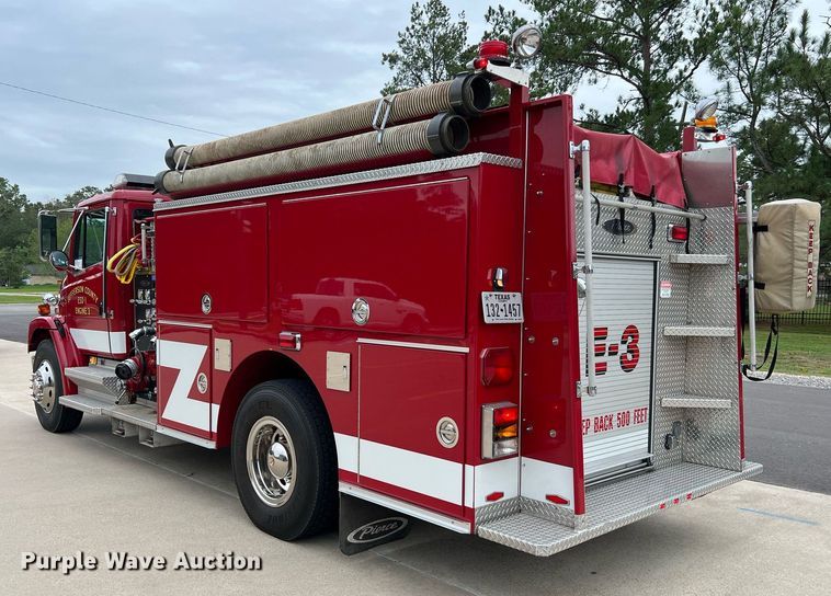 image for item DQ2221 2001 Freightliner FL70  pumper fire truck