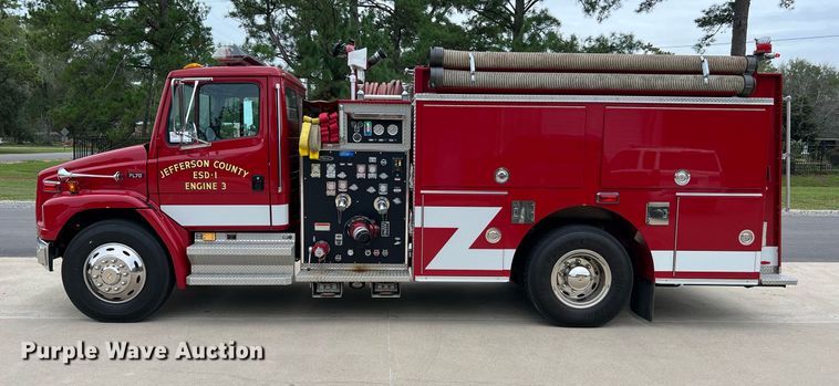 image for item DQ2221 2001 Freightliner FL70  pumper fire truck