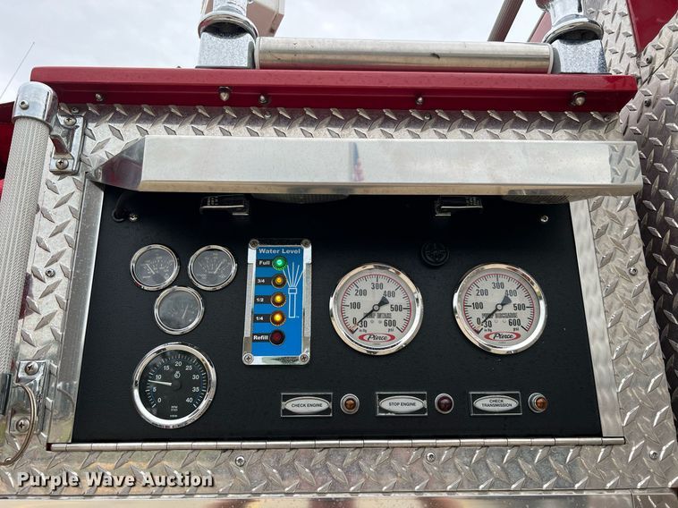 image for item DQ2221 2001 Freightliner FL70  pumper fire truck