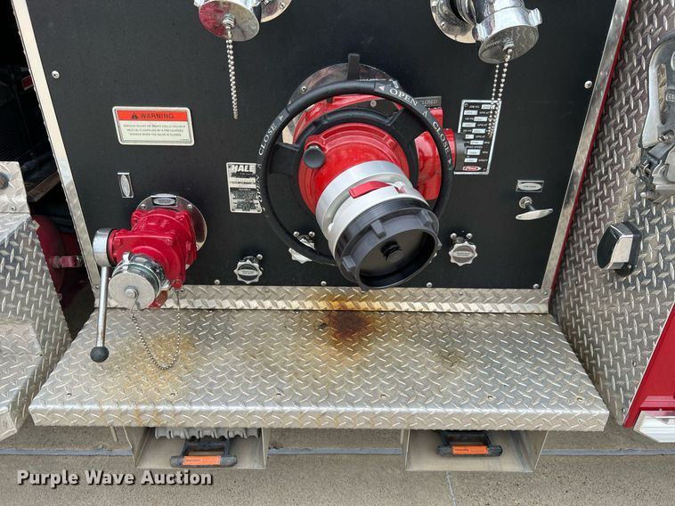 image for item DQ2221 2001 Freightliner FL70  pumper fire truck