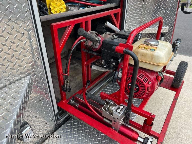 image for item DQ2221 2001 Freightliner FL70  pumper fire truck