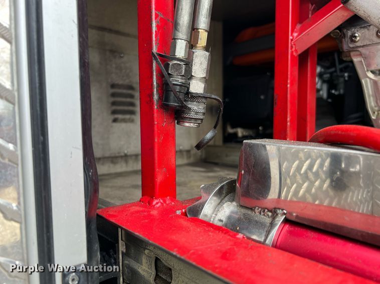 image for item DQ2221 2001 Freightliner FL70  pumper fire truck