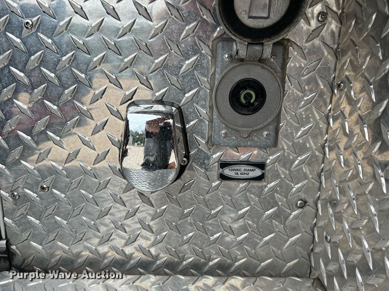 image for item DQ2221 2001 Freightliner FL70  pumper fire truck