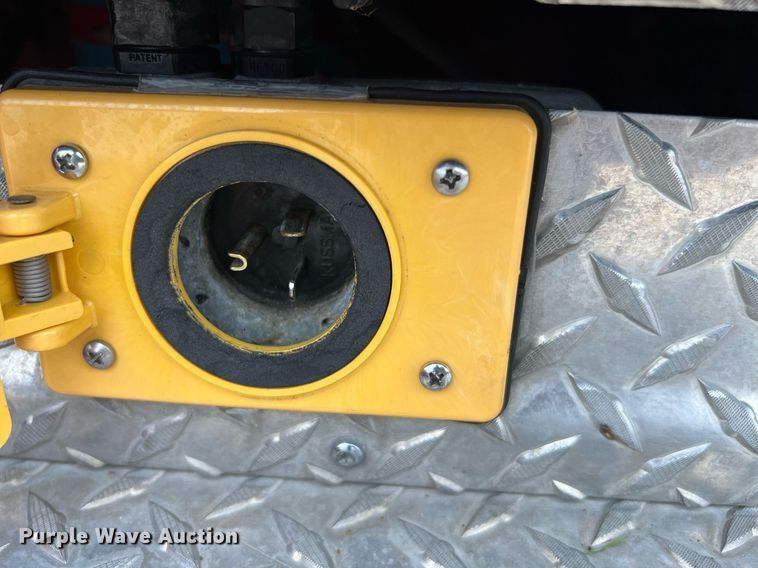 image for item DQ2221 2001 Freightliner FL70  pumper fire truck