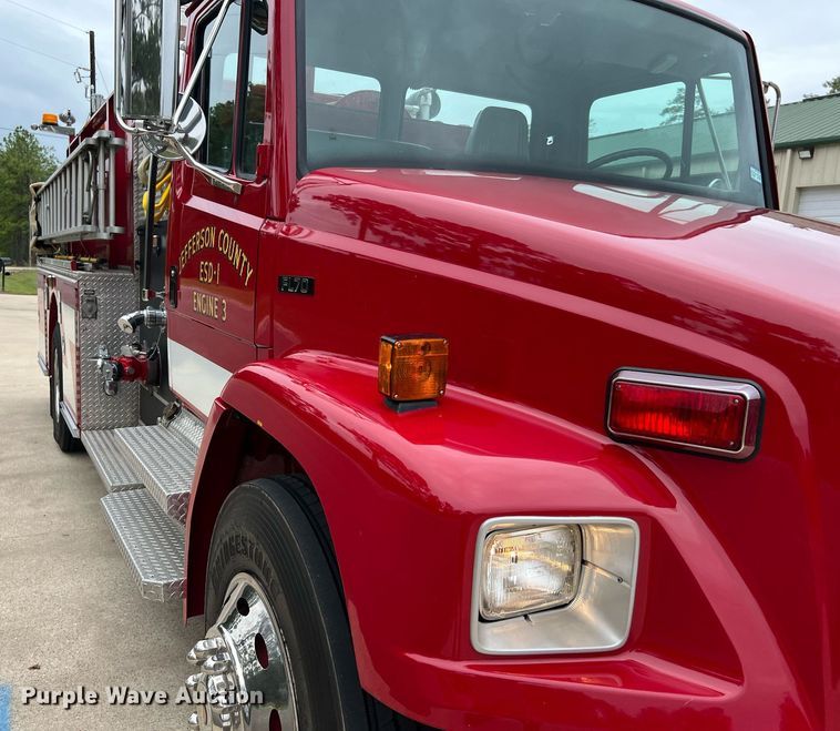 image for item DQ2221 2001 Freightliner FL70  pumper fire truck