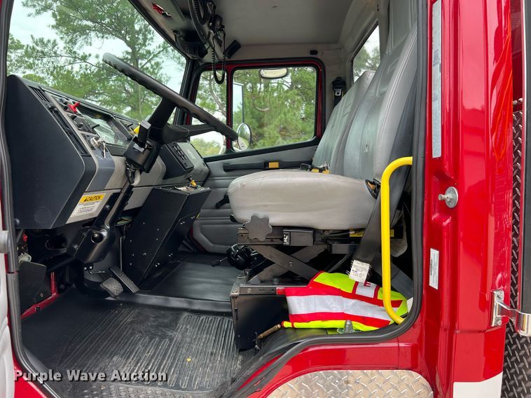 image for item DQ2221 2001 Freightliner FL70  pumper fire truck