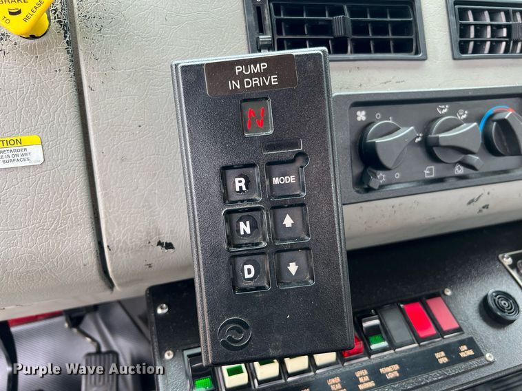 image for item DQ2221 2001 Freightliner FL70  pumper fire truck