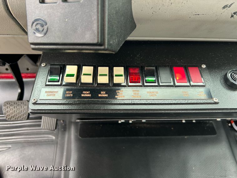 image for item DQ2221 2001 Freightliner FL70  pumper fire truck