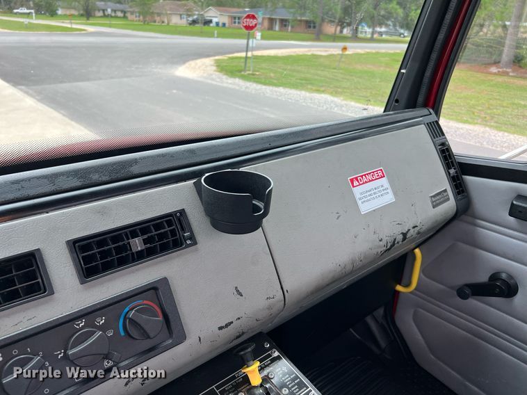 image for item DQ2221 2001 Freightliner FL70  pumper fire truck