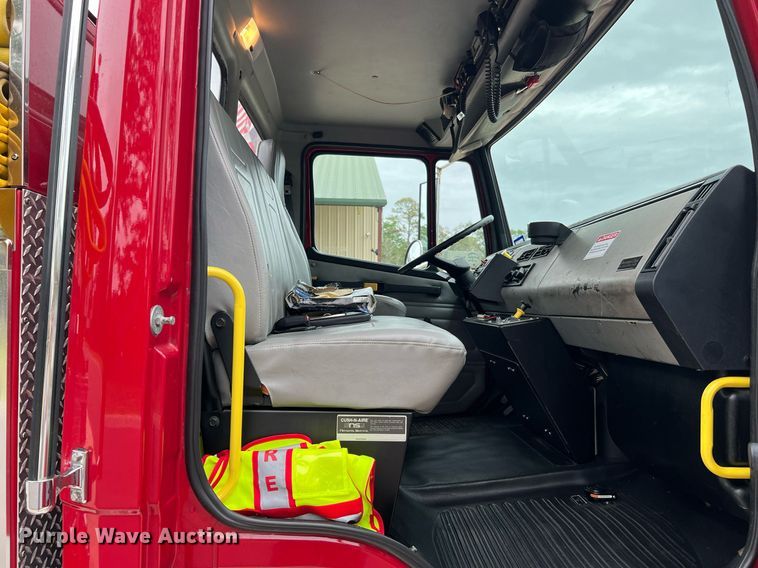 image for item DQ2221 2001 Freightliner FL70  pumper fire truck