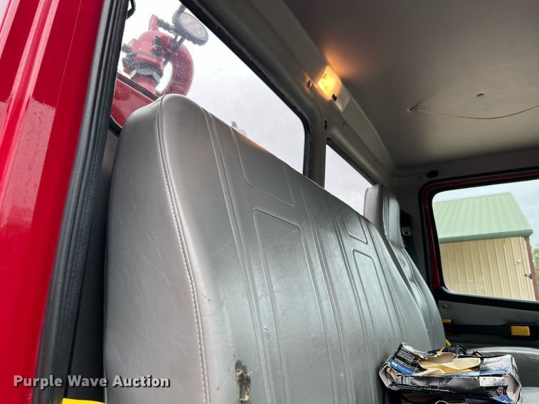 image for item DQ2221 2001 Freightliner FL70  pumper fire truck