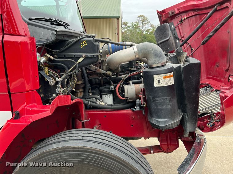 image for item DQ2221 2001 Freightliner FL70  pumper fire truck