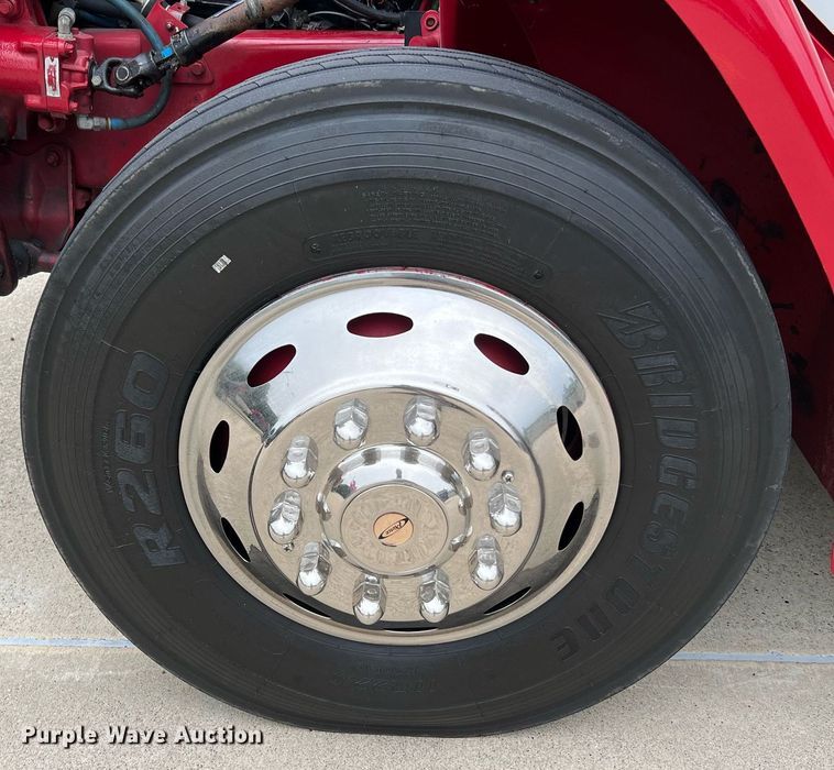 image for item DQ2221 2001 Freightliner FL70  pumper fire truck