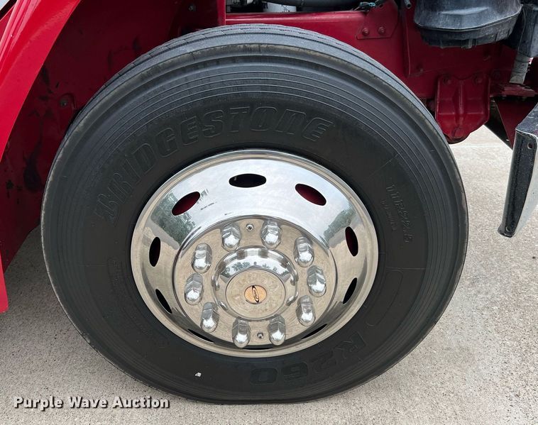 image for item DQ2221 2001 Freightliner FL70  pumper fire truck