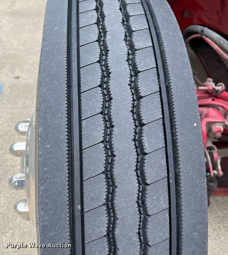 image for item DQ2221 2001 Freightliner FL70  pumper fire truck