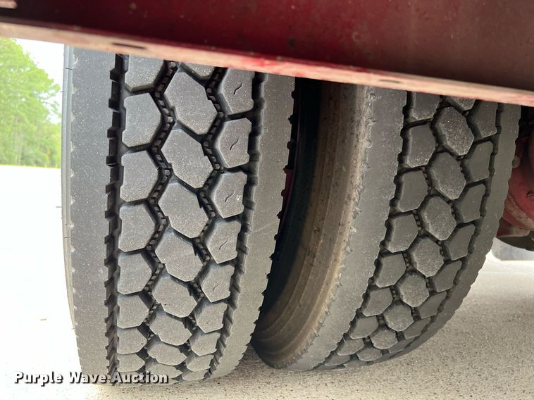 image for item DQ2221 2001 Freightliner FL70  pumper fire truck