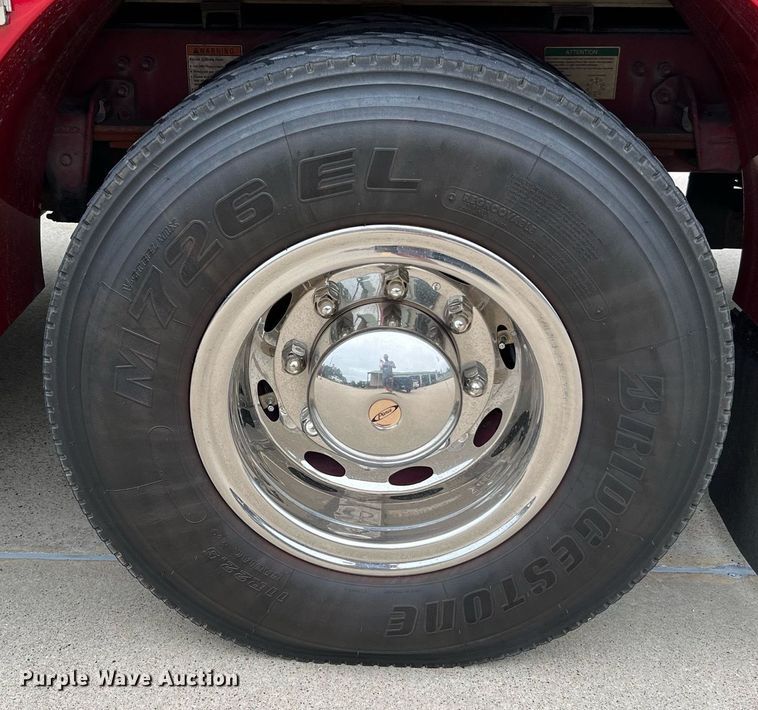 image for item DQ2221 2001 Freightliner FL70  pumper fire truck