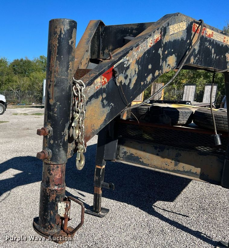 image for item DQ2246 1990 Gooseneck  equipment trailer