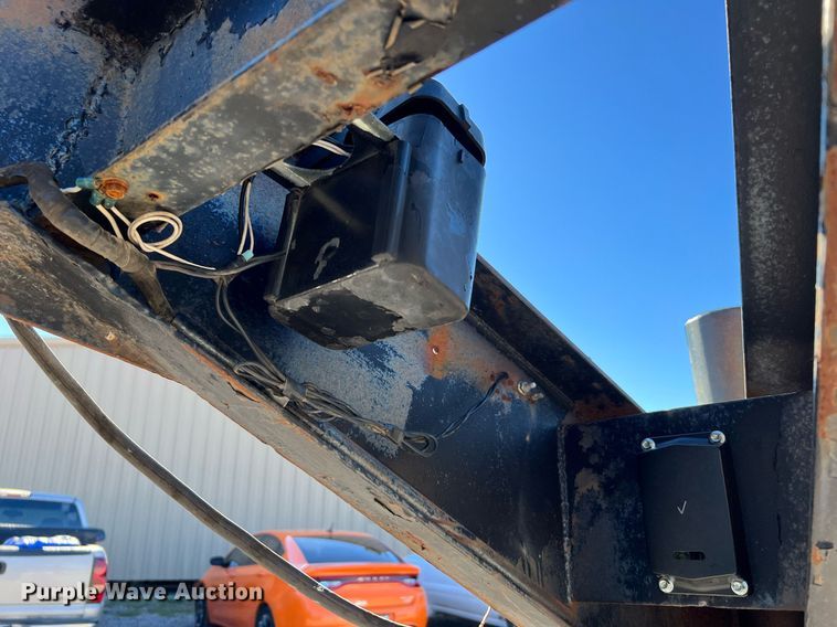 image for item DQ2246 1990 Gooseneck  equipment trailer