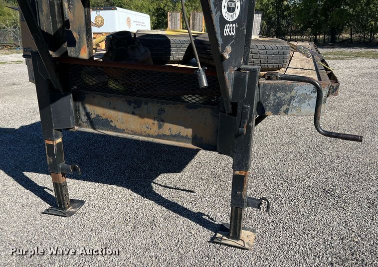 image for item DQ2246 1990 Gooseneck  equipment trailer