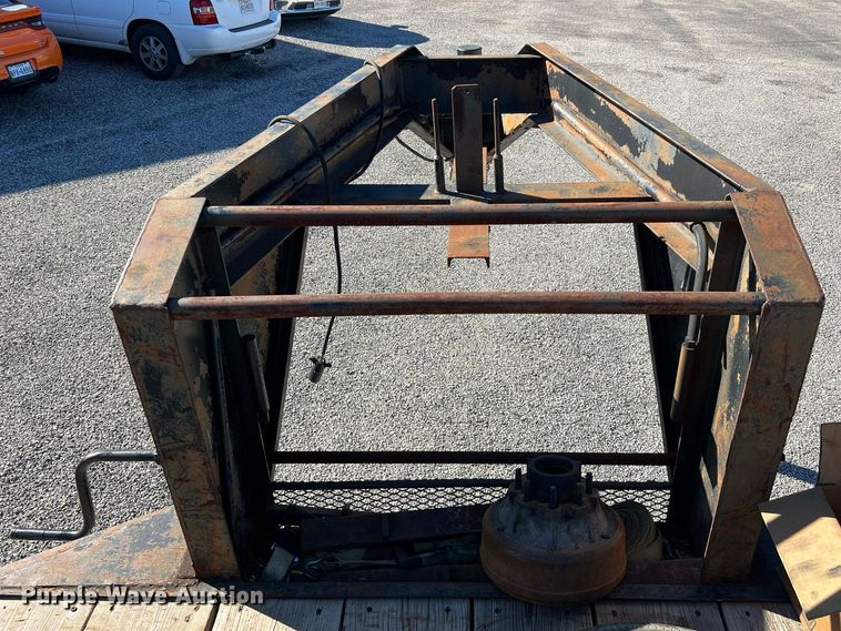 image for item DQ2246 1990 Gooseneck  equipment trailer