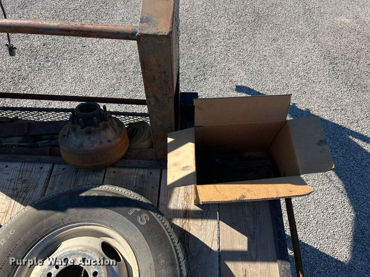 image for item DQ2246 1990 Gooseneck  equipment trailer