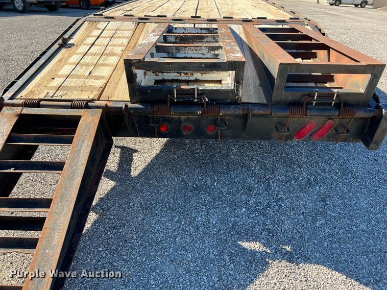 image for item DQ2246 1990 Gooseneck  equipment trailer