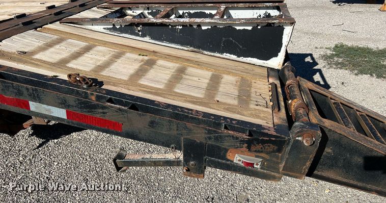 image for item DQ2246 1990 Gooseneck  equipment trailer