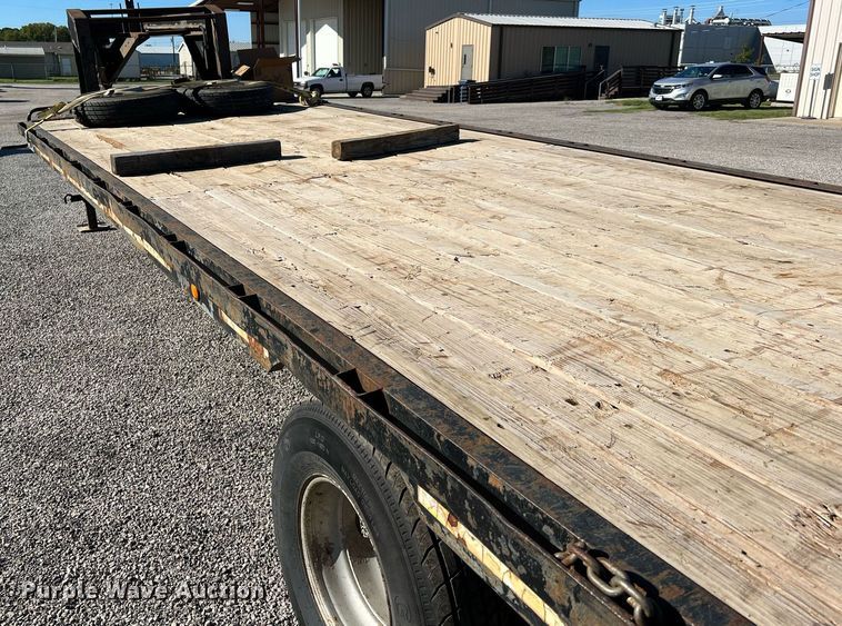 image for item DQ2246 1990 Gooseneck  equipment trailer