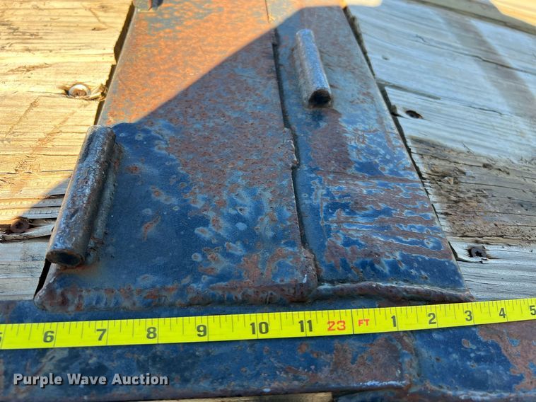 image for item DQ2246 1990 Gooseneck  equipment trailer