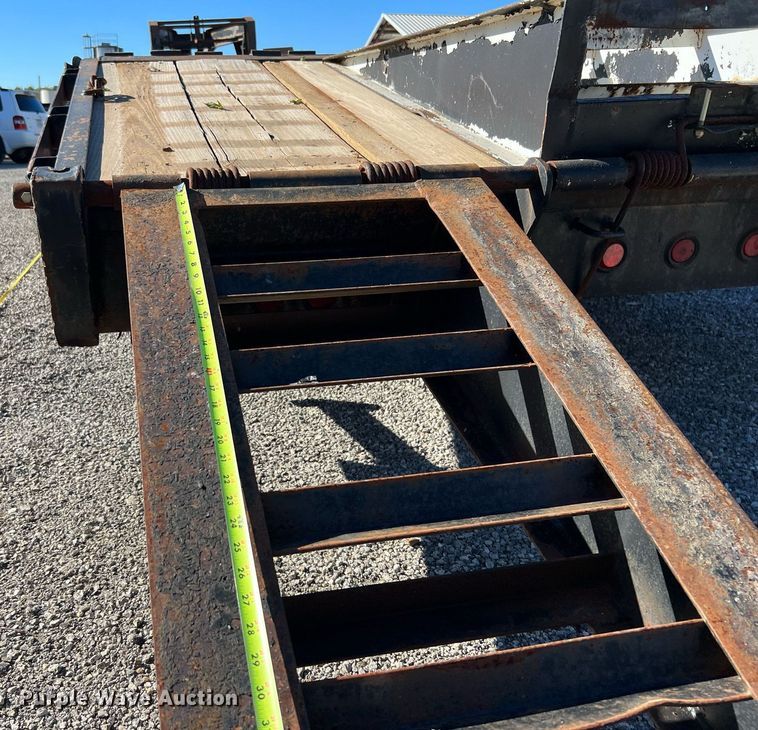image for item DQ2246 1990 Gooseneck  equipment trailer