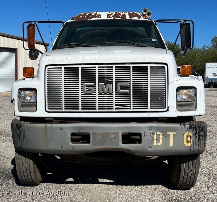 image for item DQ2248 1999 GMC C8500  oil distributor truck