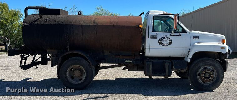 image for item DQ2248 1999 GMC C8500  oil distributor truck