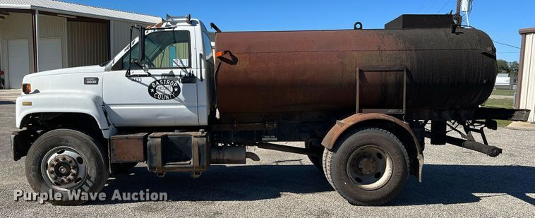 image for item DQ2248 1999 GMC C8500  oil distributor truck