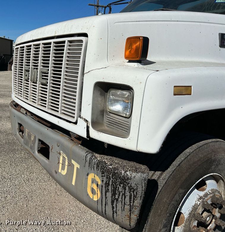 image for item DQ2248 1999 GMC C8500  oil distributor truck