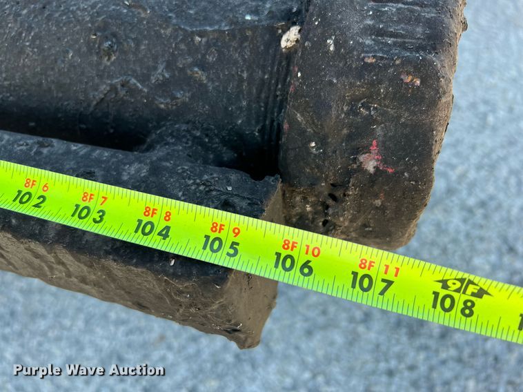 image for item DQ2248 1999 GMC C8500  oil distributor truck