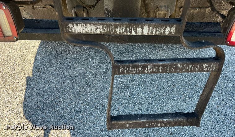 image for item DQ2248 1999 GMC C8500  oil distributor truck