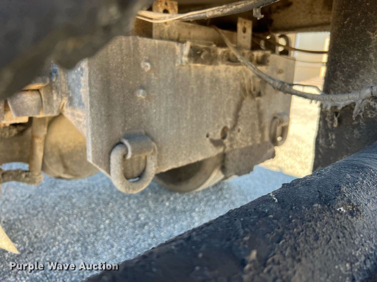 image for item DQ2248 1999 GMC C8500  oil distributor truck