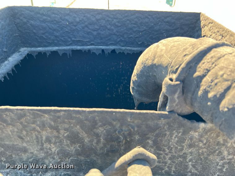 image for item DQ2248 1999 GMC C8500  oil distributor truck