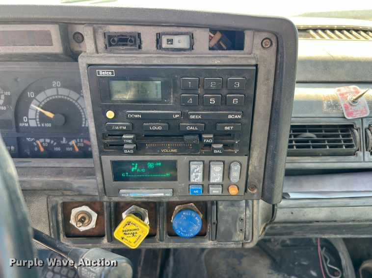 image for item DQ2248 1999 GMC C8500  oil distributor truck