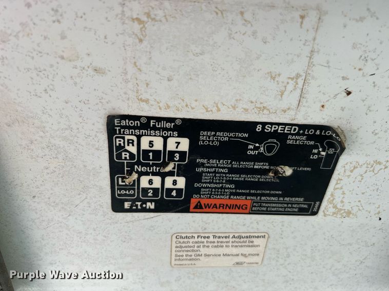 image for item DQ2248 1999 GMC C8500  oil distributor truck