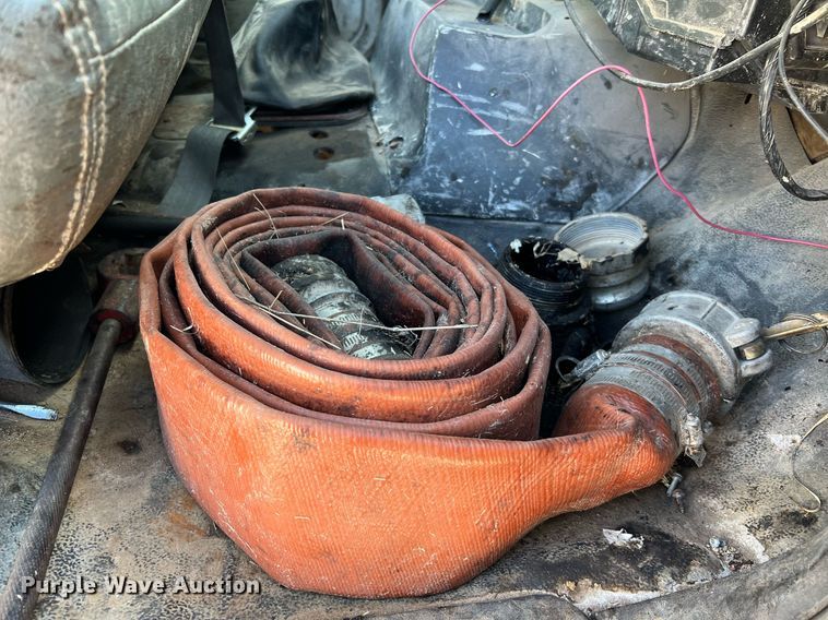 image for item DQ2248 1999 GMC C8500  oil distributor truck