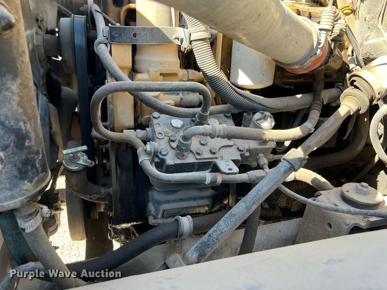 image for item DQ2248 1999 GMC C8500  oil distributor truck