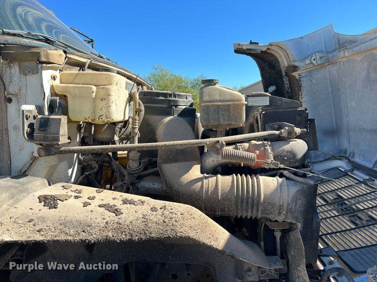 image for item DQ2248 1999 GMC C8500  oil distributor truck