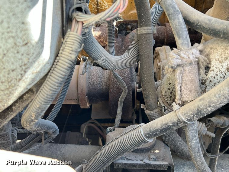 image for item DQ2248 1999 GMC C8500  oil distributor truck